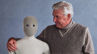 ابتكر المهندسون روبوت NEO ذاتي التعلم للمساعدة في أعمال المنزل: فيديو