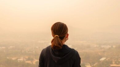 مدينة تلوث الهواء للمرأة الآسيوية