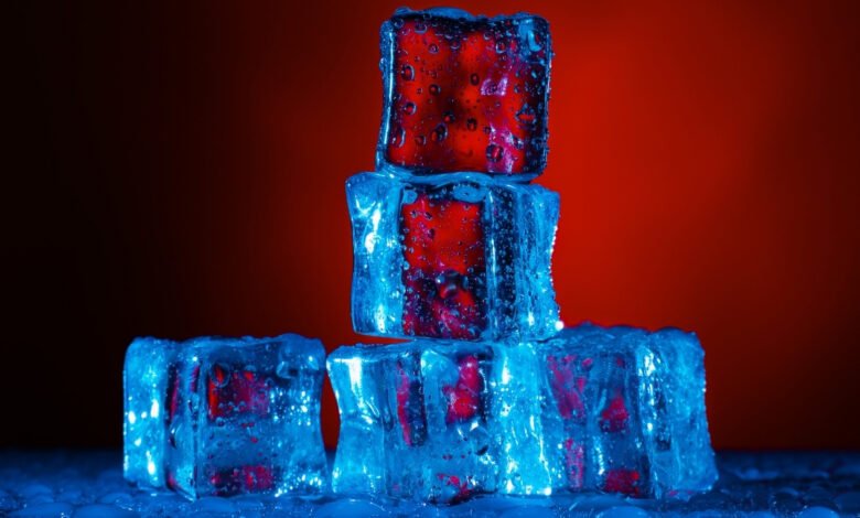 اكتشاف الجليد الذي يتجمد في درجة حرارة الغرفة في تجربة ليزر الأشعة السينية: ScienceAlert 1 اكتشاف الجليد الذي يتجمد في درجة حرارة الغرفة في تجربة ليزر الأشعة السينية: ScienceAlert
