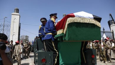 الحوثيون يحاكمون 43 موظفا أمميا