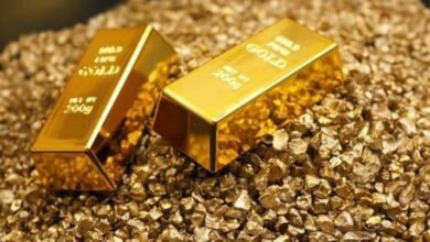 الذهب يحوم قرب أعلى مستوى على الإطلاق مع إقبال المستثمرين على الملاذ الآمن
