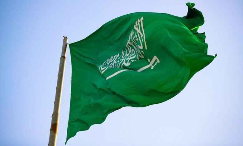 السعودية.. إعدام مواطن ارتكب "جرائم إرهاب وقتل وخطف وحيازة أسلحة" 1 السعودية.. إعدام مواطن ارتكب "جرائم إرهاب وقتل وخطف وحيازة أسلحة"