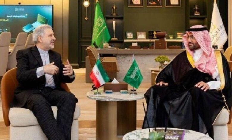 السفير الإيراني لدى الرياض يلتقي نائب وزير الرياضة السعودي
