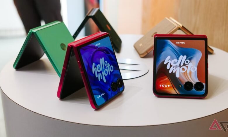 تخطي العقود واحصل على خصم 40% على Motorola Razr+ 2025 1 تخطي العقود واحصل على خصم 40% على Motorola Razr+ 2025
