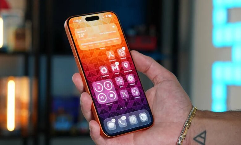 تشرح Apple سبب التغير الكبير في كاميرا السيلفي الخاصة بـ iPhone 17 1 تشرح Apple سبب التغير الكبير في كاميرا السيلفي الخاصة بـ iPhone 17
