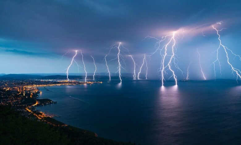 تظهر عمليات المحاكاة أن البرق على الأرض ينجم عن تفاعل متسلسل قوي من الفضاء الخارجي 1 Trieste Lightning