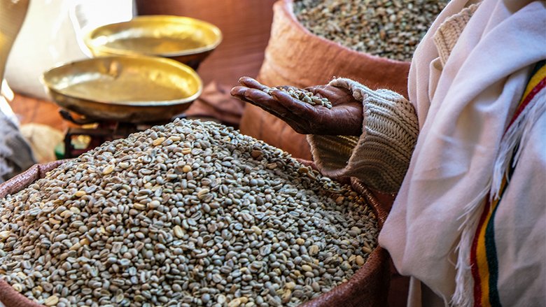 حديث الاسواق| الحديث عن إرتفاعات كبيرة في أسعار المواد الغذائية مبالغ فيه 1 العدو الإسرائيلي يقتحم نابلس.. إصابات واعتقال شاب واحتجاز مواطنين