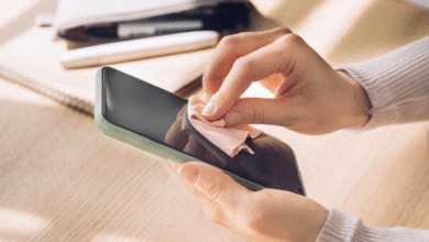 دليل شامل لتنظيف الهواتف الذكية 3 دليل شامل لتنظيف الهواتف الذكية