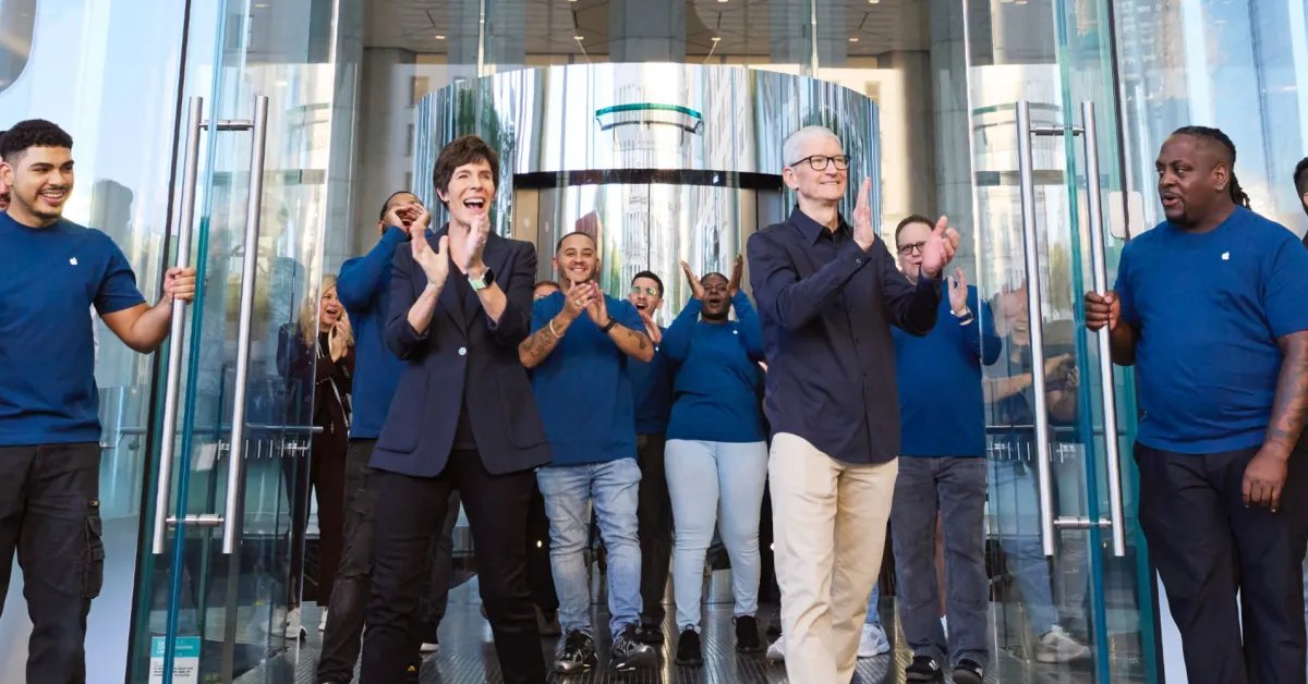 سهم Apple يصل إلى أعلى مستوى جديد على الإطلاق مع ارتفاع مبيعات iPhone 17 5 سهم Apple يصل إلى أعلى مستوى جديد على الإطلاق مع ارتفاع مبيعات iPhone 17