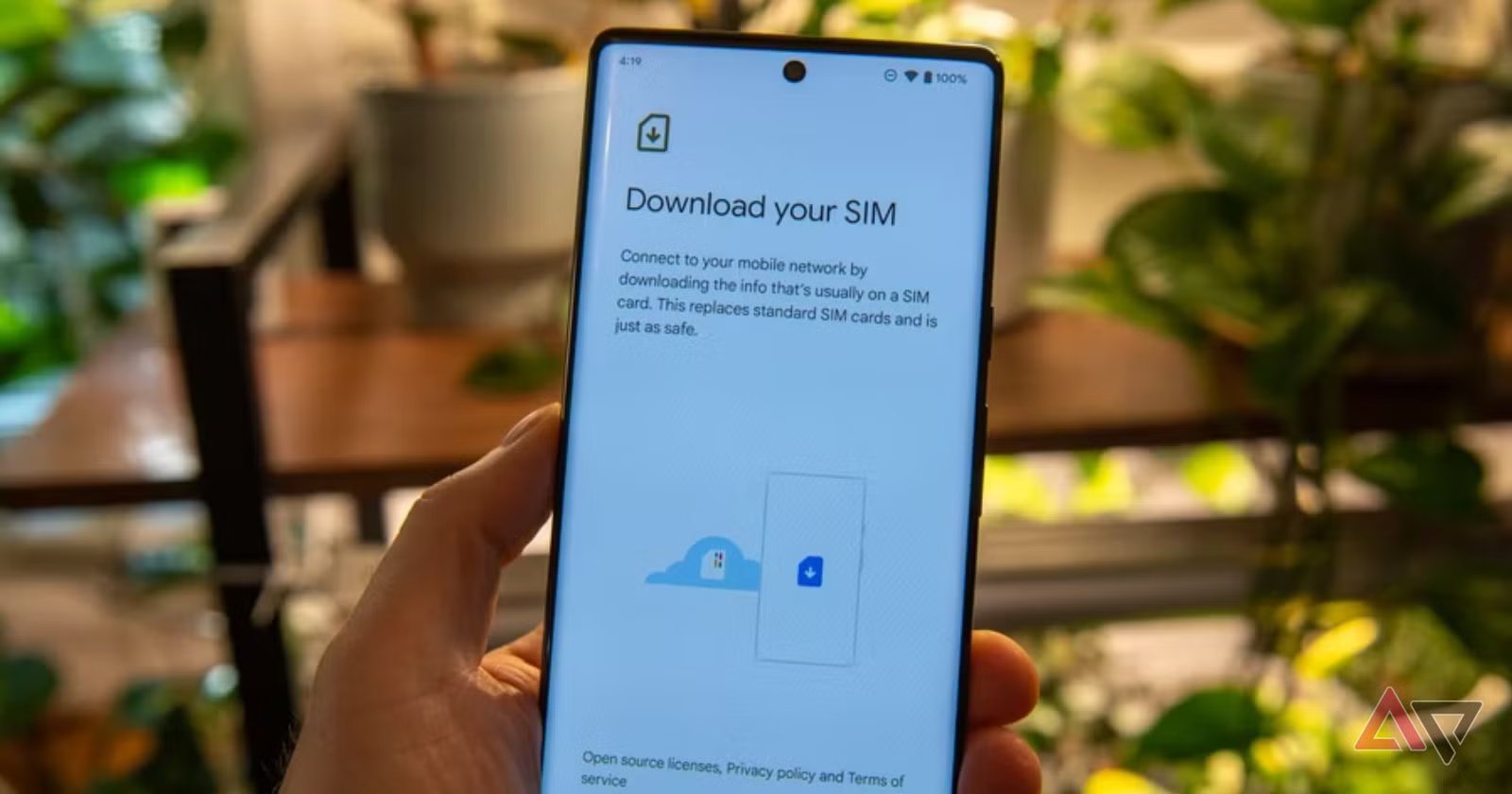 عند السفر إلى الخارج، يمكن أن توفر بطاقة eSIM المناسبة توفيرًا أكبر من شركة الاتصالات الخاصة بك 8 عند السفر إلى الخارج، يمكن أن توفر بطاقة eSIM المناسبة توفيرًا أكبر من شركة الاتصالات الخاصة بك