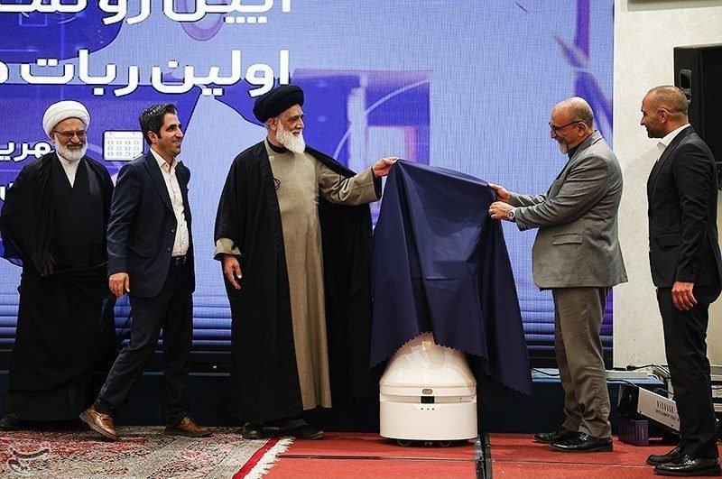 كشف الستار عن أول روبوت يعمل محاميا+ صور 8 كشف الستار عن أول روبوت يعمل محاميا+ صور