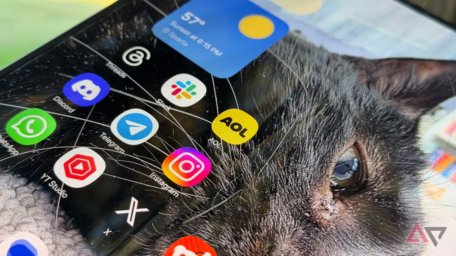 لقد قمت بتنزيل هذا التطبيق المنسي في عام 2025، ولم أندم عليه
