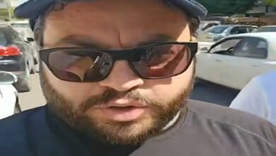 مدوّن إسرائيلي يتناول "البوظة" في قلب دمشق