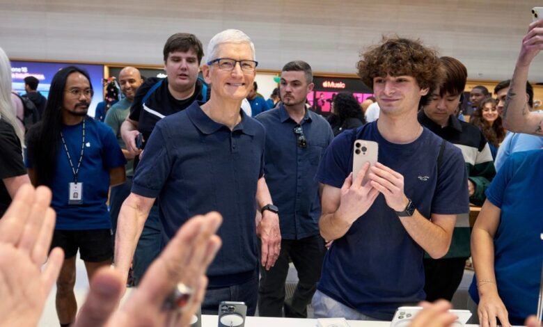 من الذي قاد المبيعات لكل فئة من فئات المنتجات خلال الربع الأخير من عام 2025 لشركة Apple