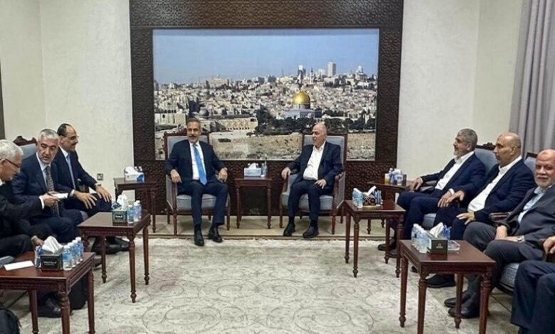 وزير الخارجية والاستخبارات التركيان يجتمعان مع حماس 1 وزير الخارجية والاستخبارات التركيان يجتمعان مع حماس