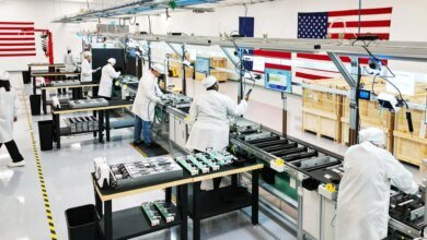 يروج Apple COO للجدول الزمني المتسارع لخوادم الذكاء الاصطناعي المبنية في هيوستن