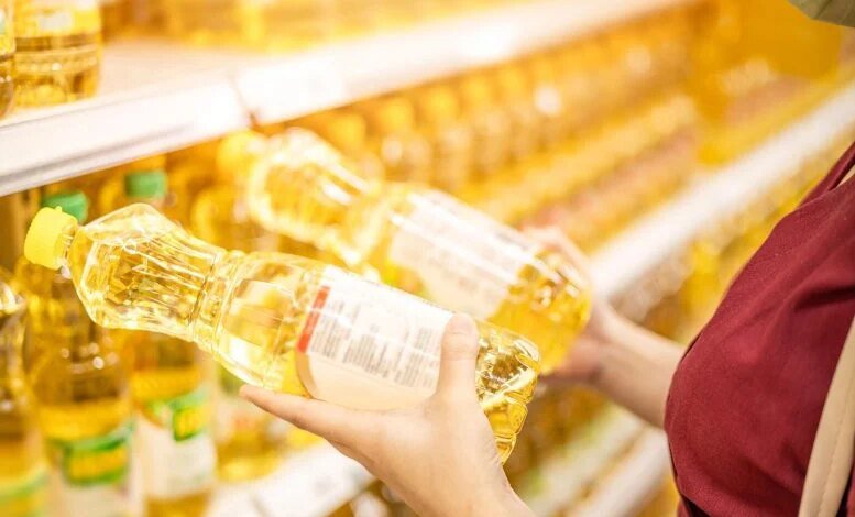 يمكن لزيت الطهي الشهير هذا أن يدمر صحة أمعائك بهدوء 1 التسوق في سوبر ماركت زيت الطبخ