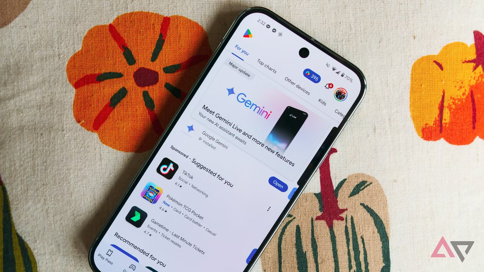 سيقدم لك متجر Google Play الآن ملخصات AI لمراجعات التطبيقات