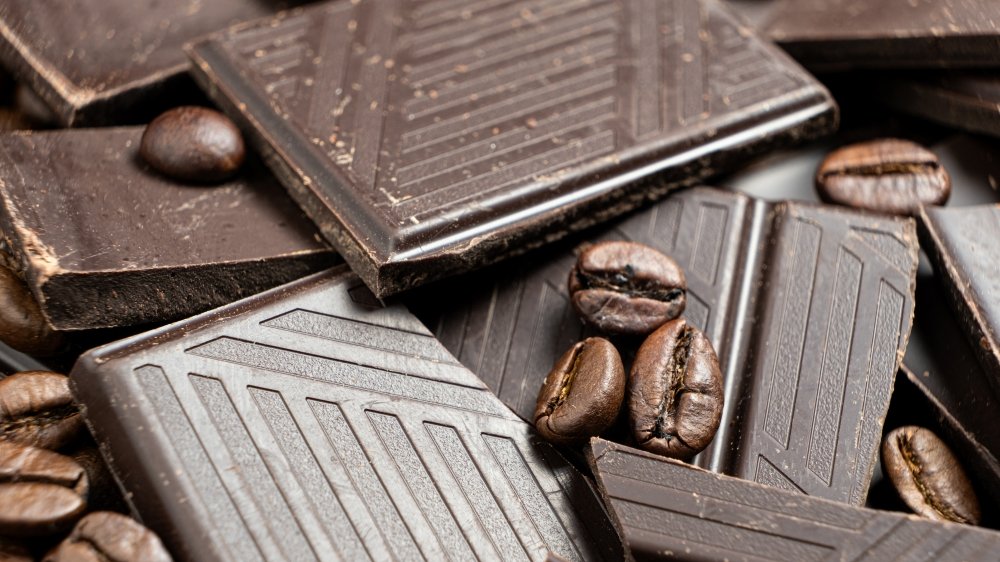 لقد أوضح العلماء كيف تؤثر الشوكولاتة الداكنة على الذاكرة
