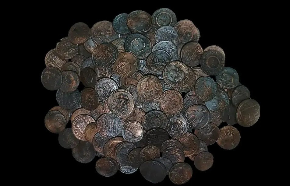 يكتشف الغواص الهاوي واحدًا من أعظم كنوز الإمبراطورية الرومانية