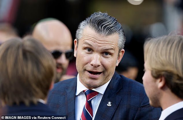 قام دونالد ترامب برحلة جوية مذهلة في أول زيارة لاتحاد كرة القدم الأميركي لهذا الموسم... بعد ساعات من ظهور أنه يريد تسمية ملعب جديد بقيمة 3.7 مليار دولار باسمه 6 103731303 15274267 image a 33 1762721255757