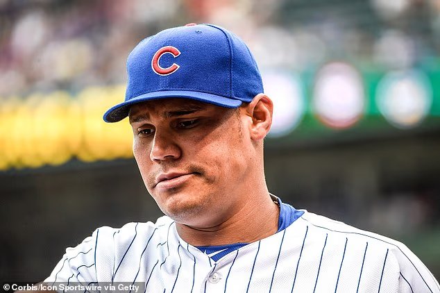 توفي نجم MLB السابق Yoervis Medina عن عمر يناهز 37 عامًا بعد إصابته بنوبة قلبية أثناء القيادة 1 توفي نجم MLB السابق Yoervis Medina عن عمر يناهز 37 عامًا بعد إصابته بنوبة قلبية أثناء القيادة