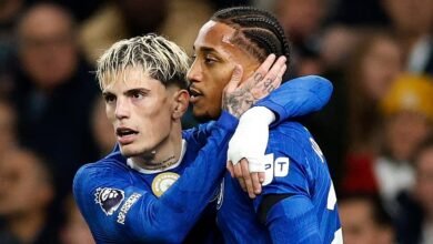 توتنهام vs تشيلسي - الدوري الإنجليزي الممتاز: نتائج مباشرة وأخبار الفريق وتحديثات حيث يضع جواو بيدرو البلوز في المقدمة بينما يعاقب مويسيس كايسيدو توتنهام القذر