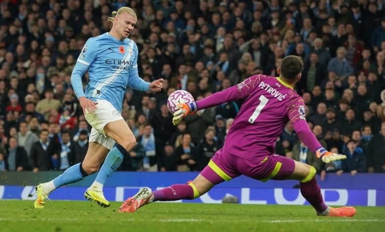 بطريقة مثيرة.. هالاند يحتفل بحصوله على جائزة جديدة ()