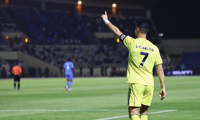 رونالدو يحصد جائزة جديدة.. ويقترب من الحلم الأكبر! ()