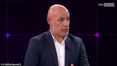 يتحدث هوارد ويب عن سبب خطأ ليفربول في الاعتراض على هدف فيرجيل فان ديك المثير للجدل حيث رفض رئيس الحكام ادعاء آرني سلوت بشأن قرار مماثل الموسم الماضي