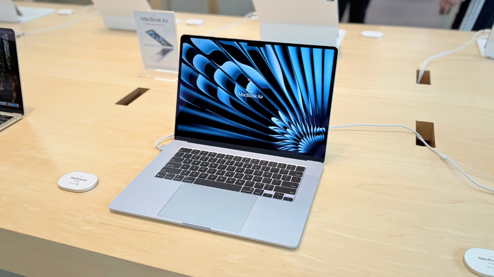 هذه هي أفضل عروض MacBook الجديدة في نوفمبر: بدءًا من 599 دولارًا