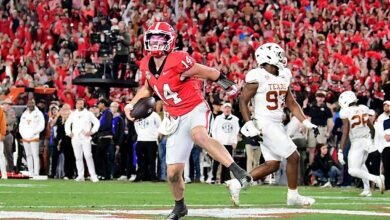 تم الكشف عن تصنيفات كرة القدم الجامعية: جورجيا تصعد بعد فوزها على آرتش مانينغ في تكساس مع انزلاق ألاباما