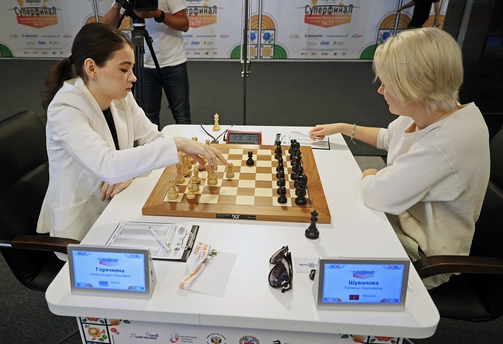 فريق روسيا للسيدات يهزم الولايات المتحدة في بطولة العالم للشطرنج