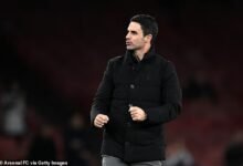 لماذا يستطيع أرسنال الفوز بالدوري الإنجليزي الممتاز ودوري أبطال أوروبا هذا الموسم – والتعديل التكتيكي الذي أجراه ميكيل أرتيتا لتحقيق الفوز على توتنهام وبايرن ميونيخ والذي سيترك منافسيهم في خوف