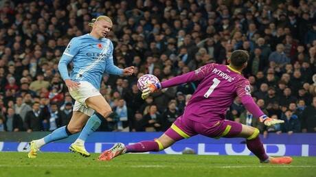 بطريقة مثيرة.. هالاند يحتفل بحصوله على جائزة جديدة () 1 6908c82d4236040cb2069f55