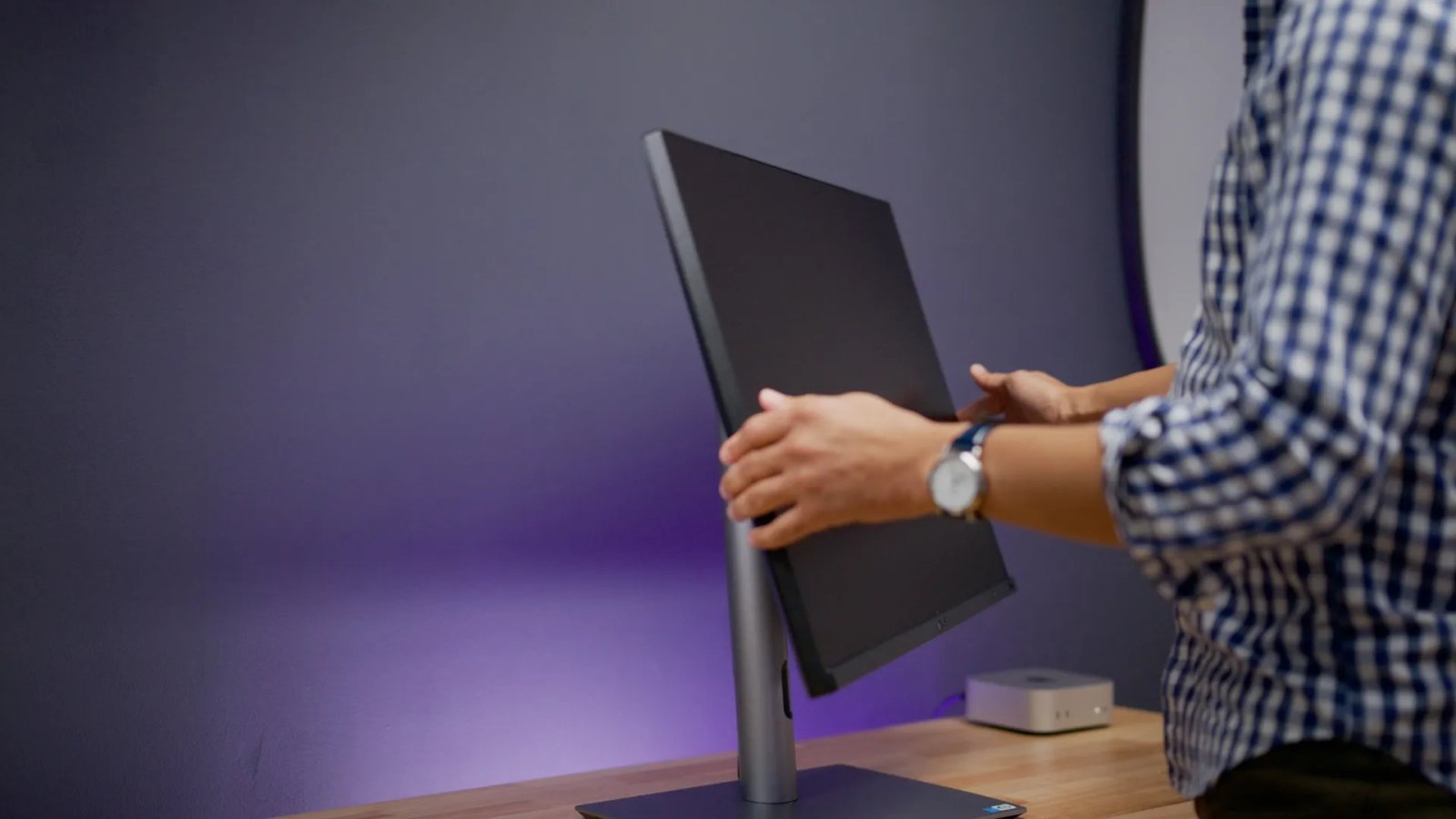 ASUS ProArt 6K Display Review pivot