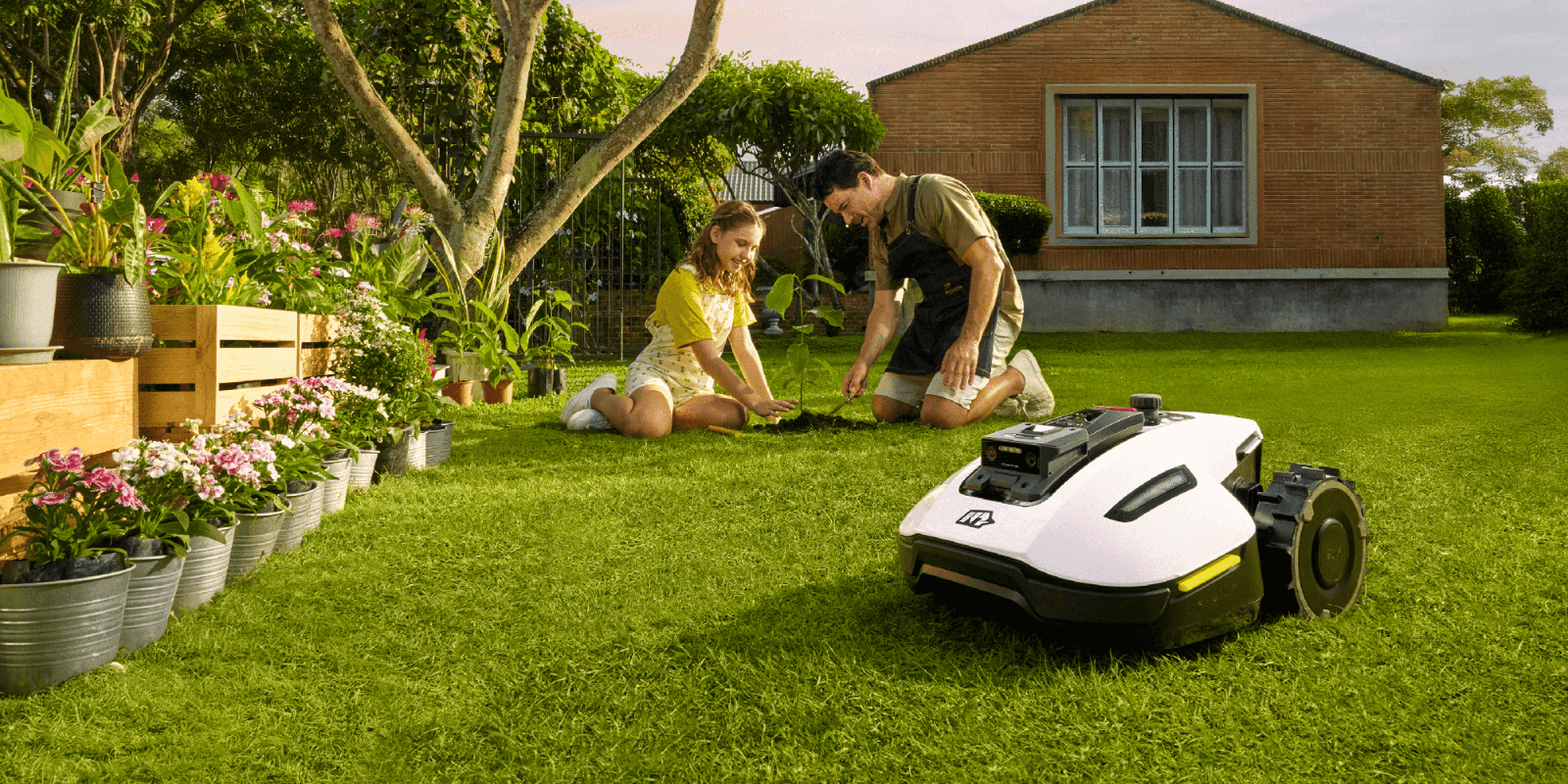 أفضل عروض الجمعة السوداء على Apple – AirPods وMacBook وiPhone والمزيد 9to5Mac 135 Mammotion YUKA Mini 500H Robotic Lawn Mower