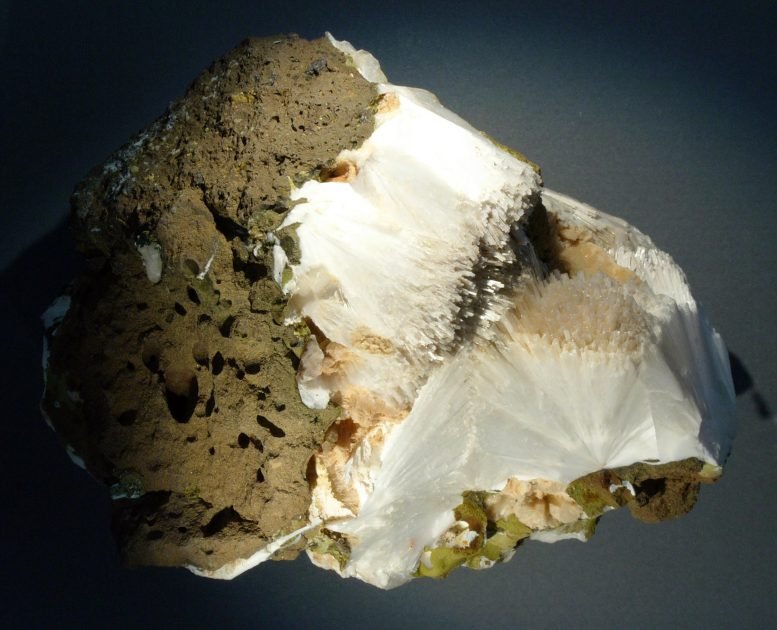 Photograph of Zeolite Mineral