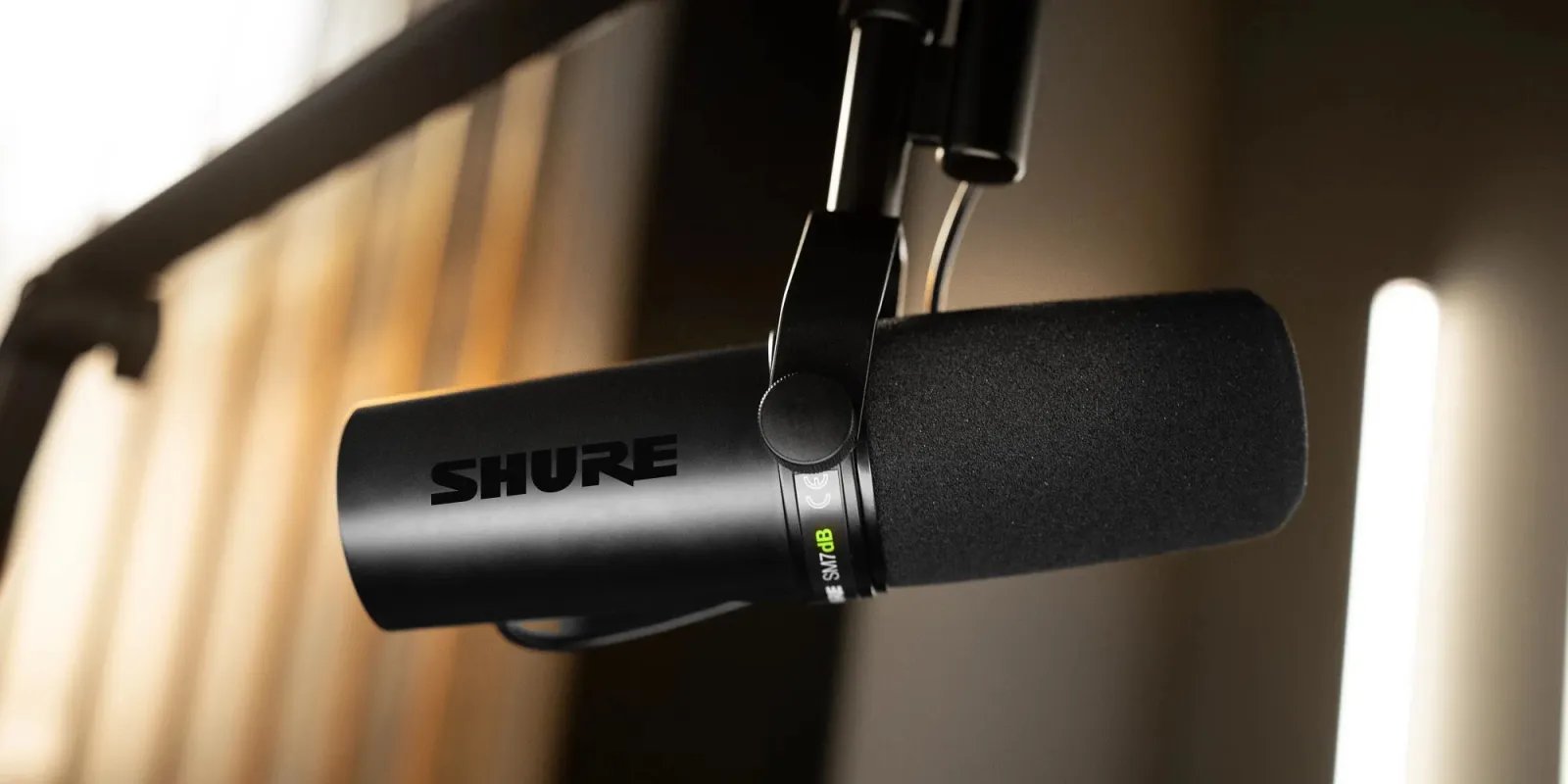 Shure SM7dB podcast mic deals