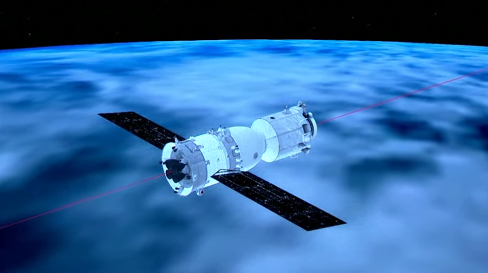 سيتم إرجاع رواد الفضاء العالقين في الفضاء بسبب الشقوق في الكوة على متن سفينة فضائية