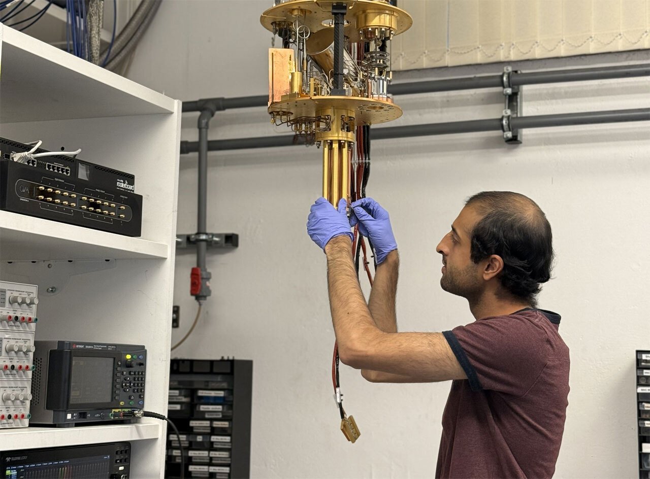 تتطلب قراءة الساعة الكمومية طاقة أكبر بكثير من تشغيلها