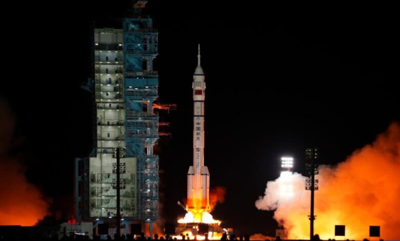 أطلقت الصين شنتشو 21 وعلى متنها رواد فضاء وفئران 1 أطلقت الصين شنتشو 21 وعلى متنها رواد فضاء وفئران