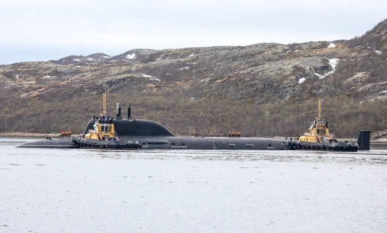 الدفاع الروسية تكشف تفاصيل إنزال خاباروفسك إلى الماء في سيفيرودفينسك