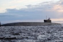 الدفاع الروسية: تم إنزال الغواصة الذرية خاباروفسك إلى الماء وستخضع لسلسلة اختبارات