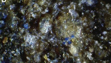 العلماء يعثرون على لون أزرق غير متوقع على قطعة أثرية قديمة