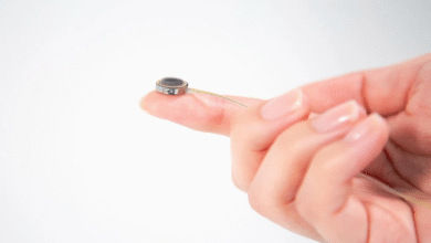 تتحدى الغرسة الجديدة شركة Neuralink وتدخل في التجارب السريرية