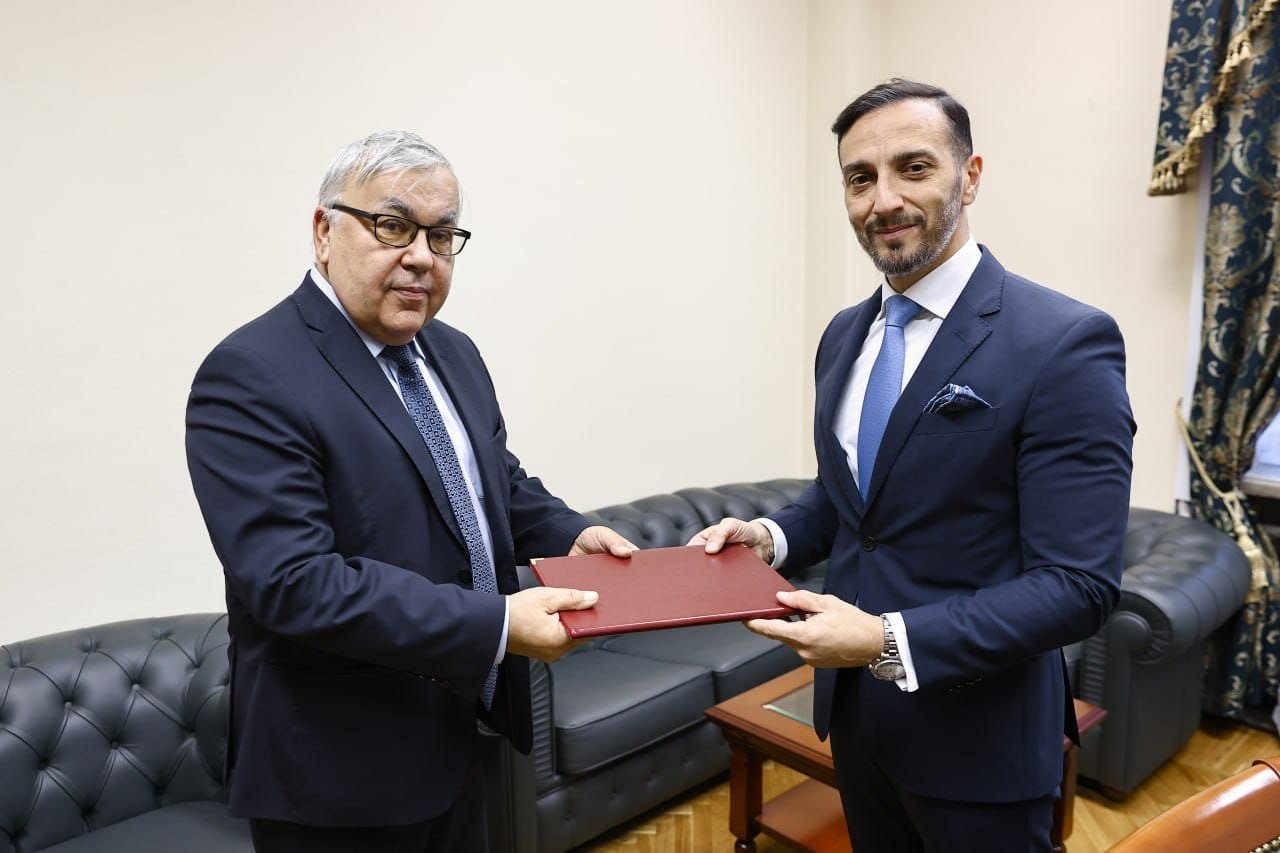 سفير لبنان في روسيا بشير عزام يلتقي نائب وزير الخارجية الروسي لتعزيز العلاقات ودعم وحدة لبنان