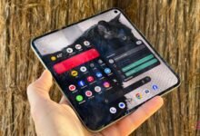 لقد استبدل Pixel 10 Pro Fold للتو نصف إعدادي الفني ويناسب جيبي