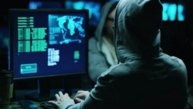 هاكرز إيرانيون يخترقون سيارة عالم نووي إسرائيلي ويضعون فيها باقة زهور (صور)