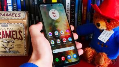 هذا هو الهاتف الذي تبلغ قيمته 123 دولارًا والذي سيكفيك لأيام بشحنة واحدة